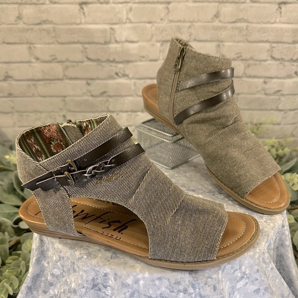 BLOWFISH “Balla” Brown Canvas Strappy Buckle Low Wedge Sandal WMS 8.5M 🤎 EUC